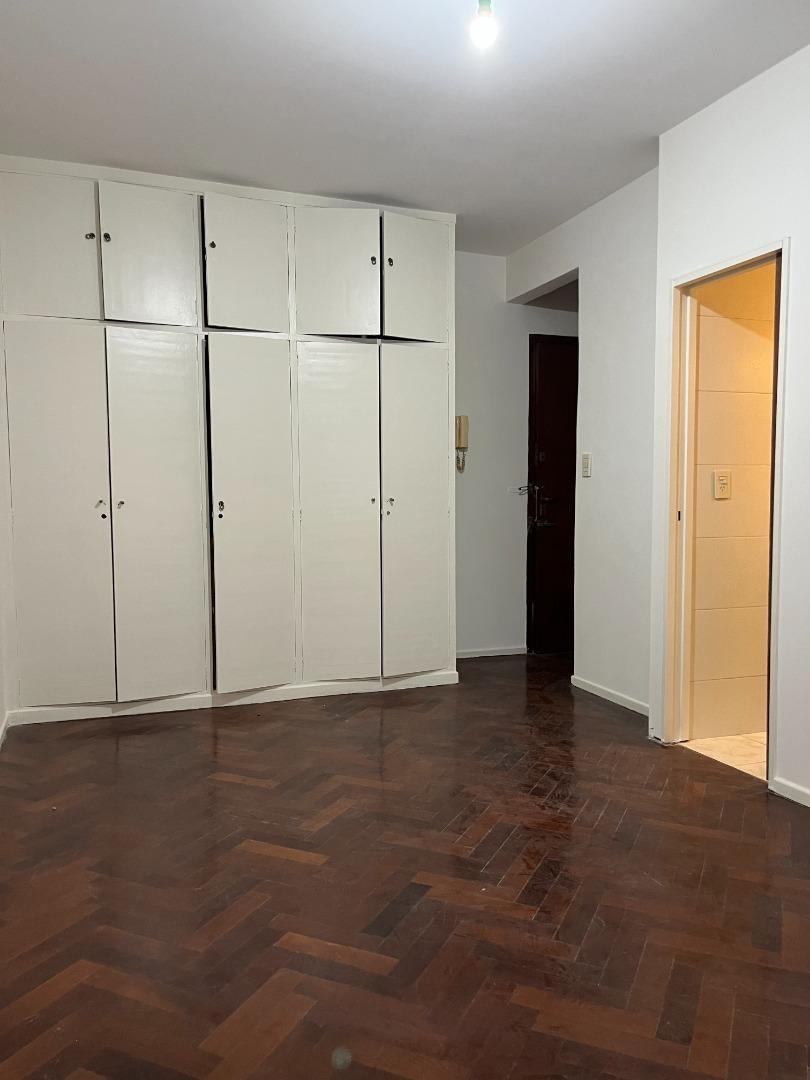 Chacabuco 567 , Piso 2