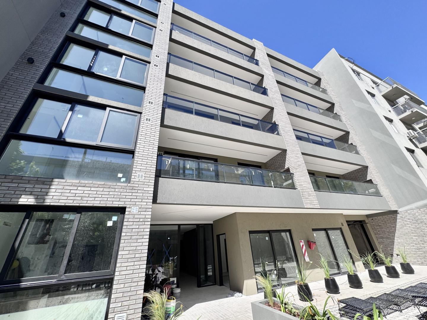 Amplio monoambiente a estrenar en excelente ubicación