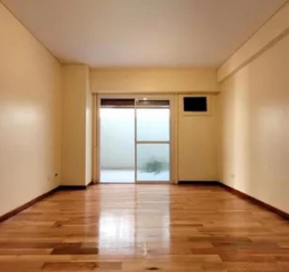 Venta Departamento 2 Ambientes con Patio en Palermo Avenida