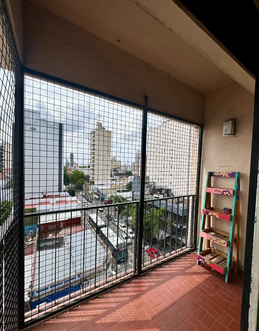 Dpto 3 amb, muy comodo, ambientes amplios - Sarmiento 5