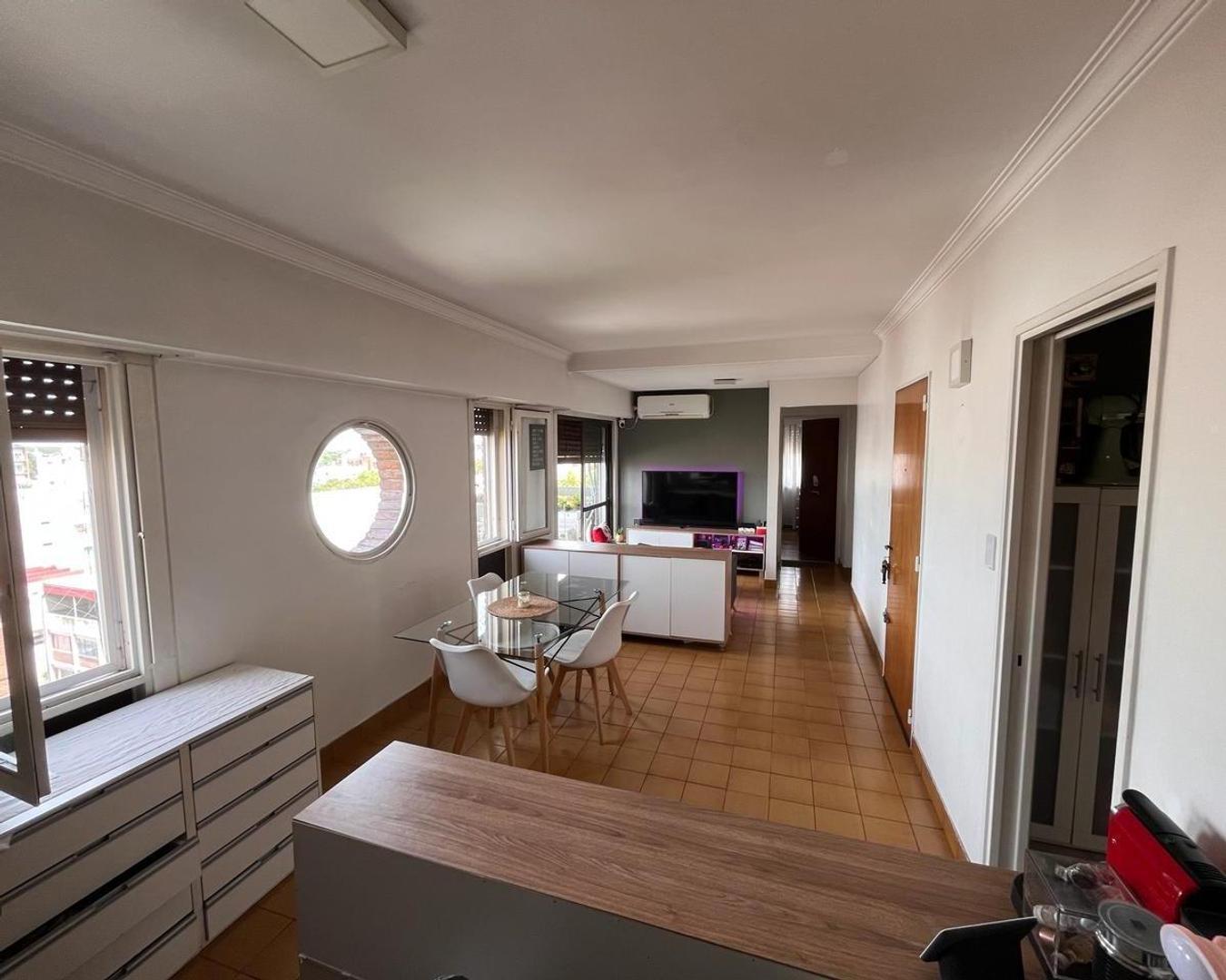 Buen Viaje 1011 , Piso 7