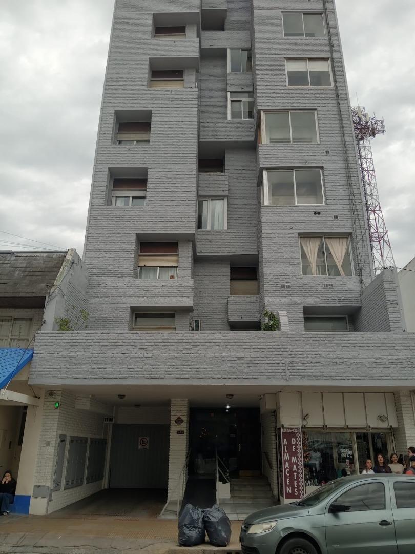 ALQUILER departamento en excelente condiciones AMOBLADO