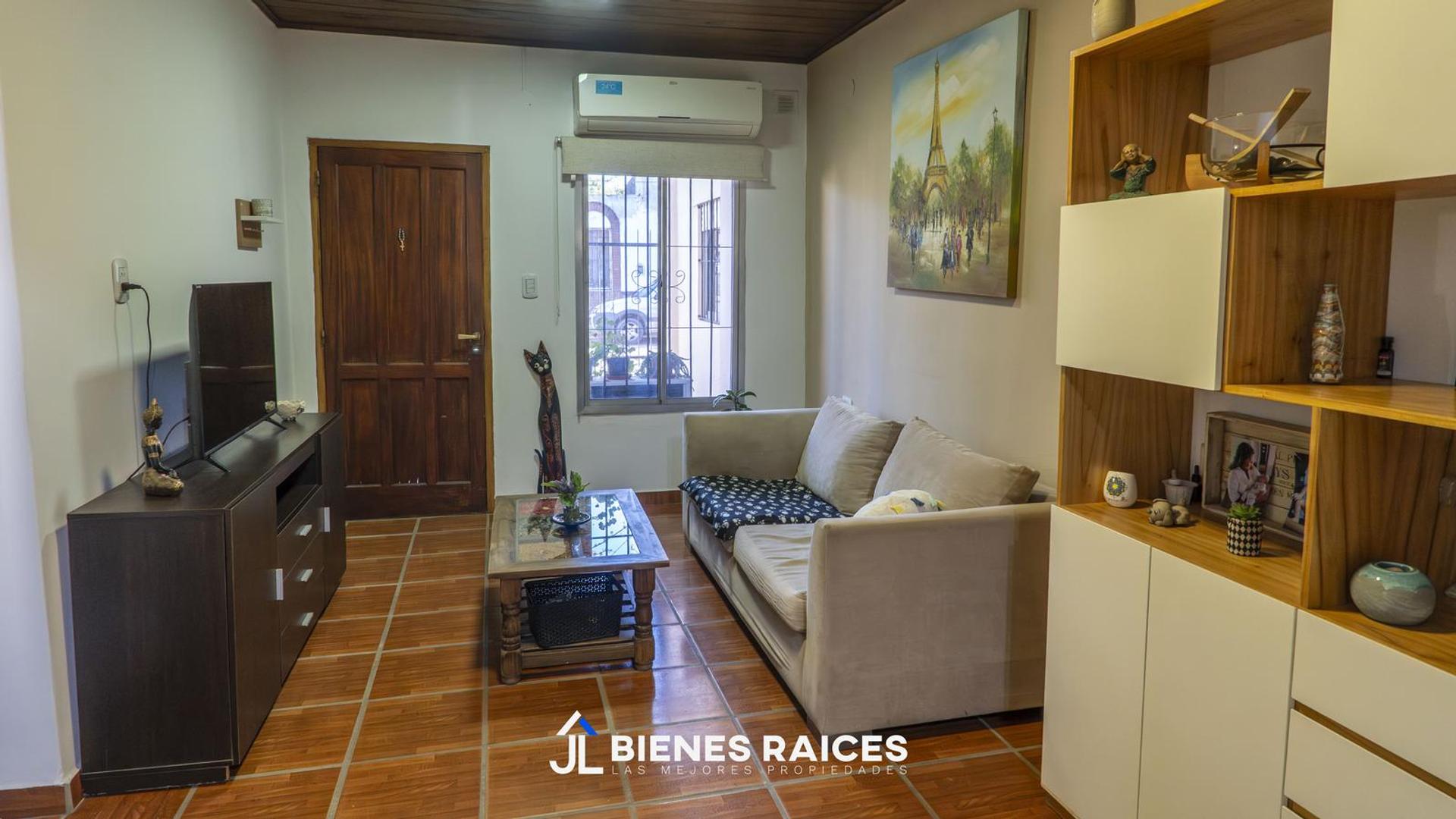 Casa 6 ambientes con 1 baño
