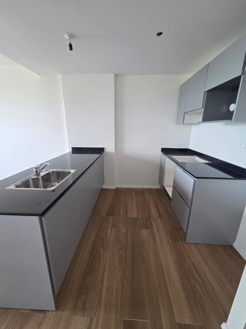 1 De Enero 2400 , Piso 8