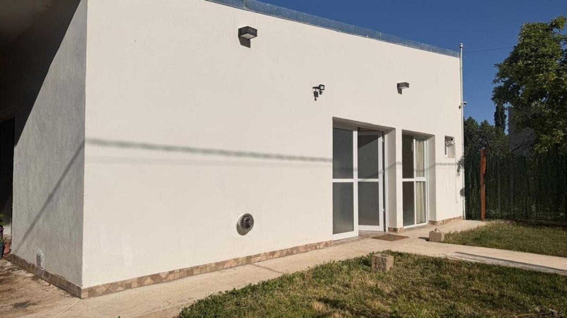 Casa en Vventa de 2 dormitorios. Barrio Ecor, Plottier