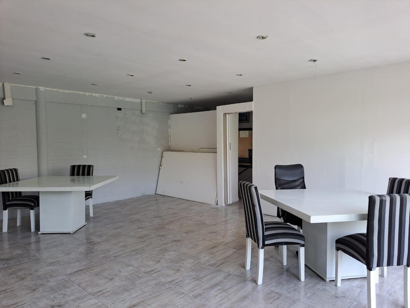 Oficina 2 ambientes con 1 baño