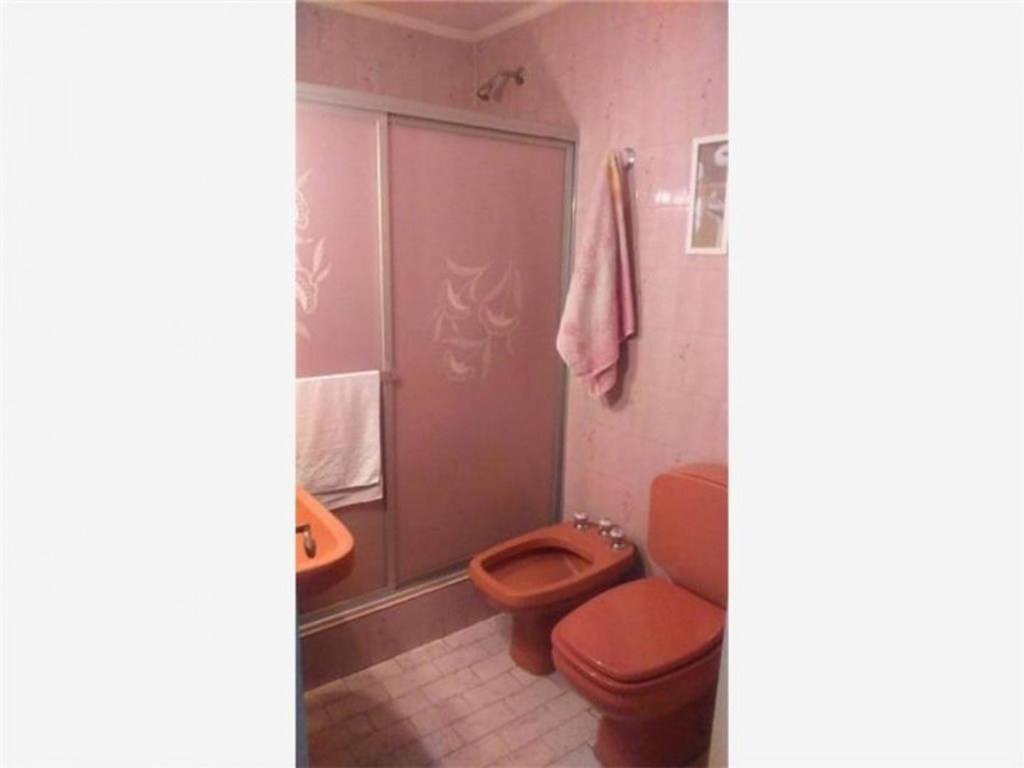 EXCELENTE DEPARTAMENTO :: SOBRE IMPORTANTE AVENIDA :: UNICO