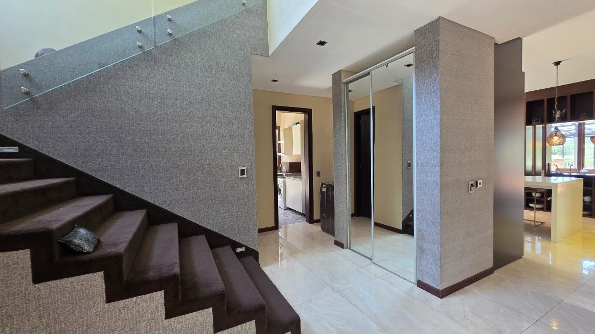 Casa 5 ambientes con 5 baños