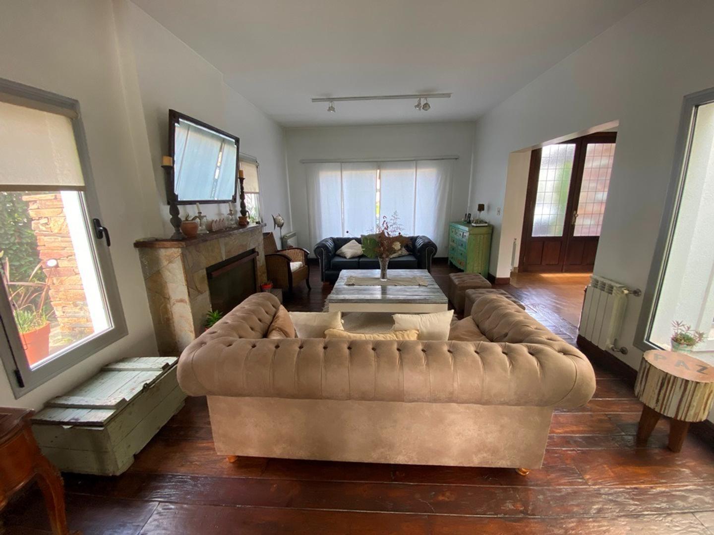 CASA EN VENTA :: ALTOS DEL SOL :: 6 AMBIENTES