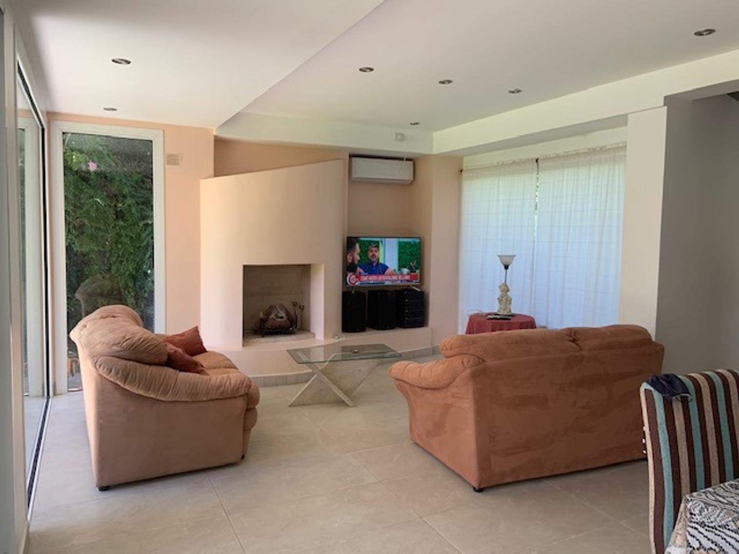 Casa en Alquiler de 4 dormitorios