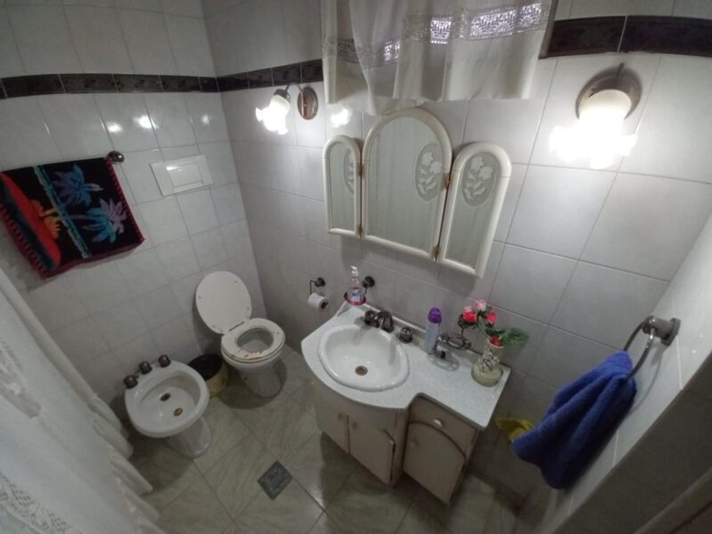 Chalet Casa Gran Lote en Venta 3 ambientes El Palomar