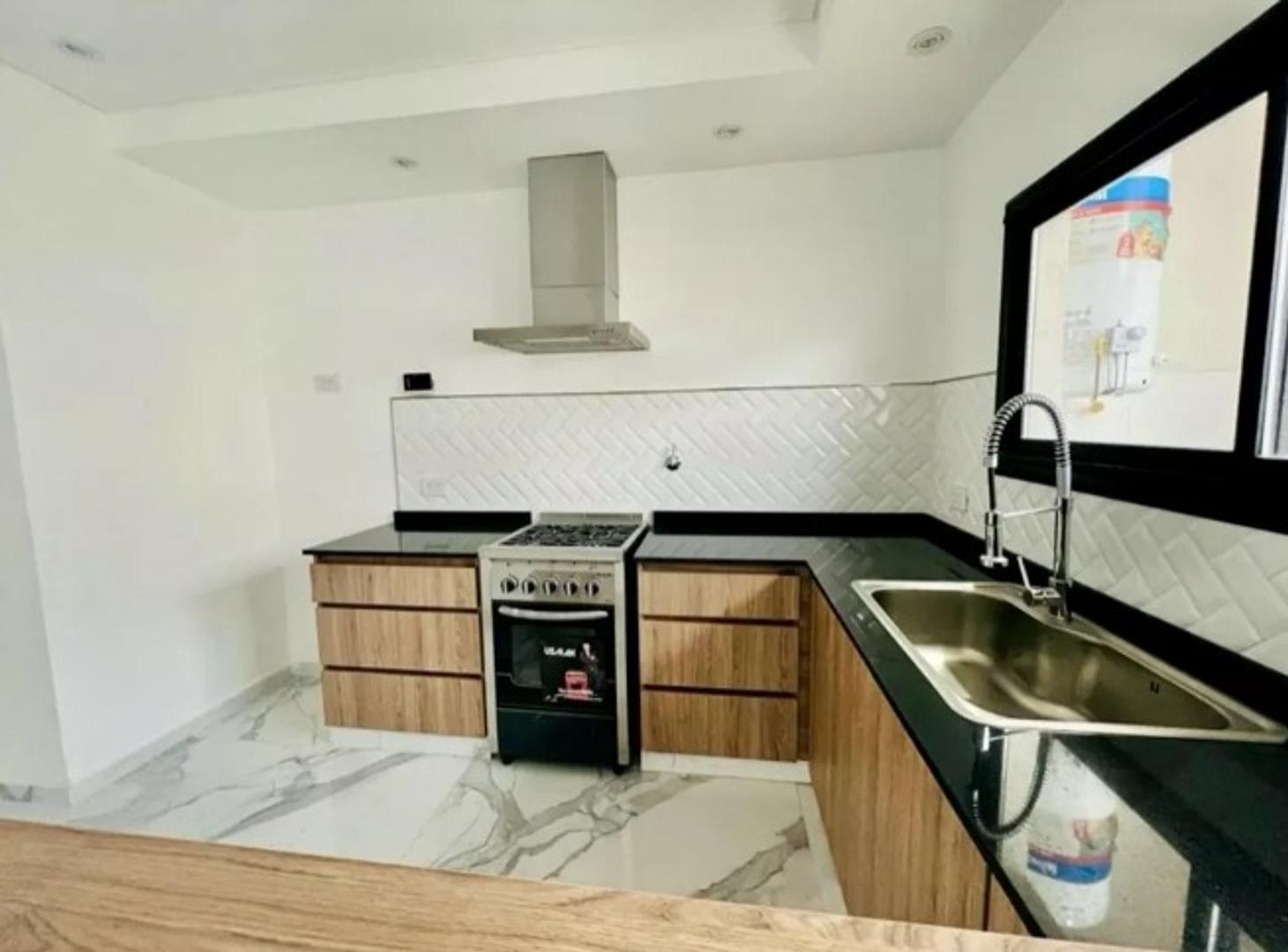 Casa 4 ambientes con 3 baños