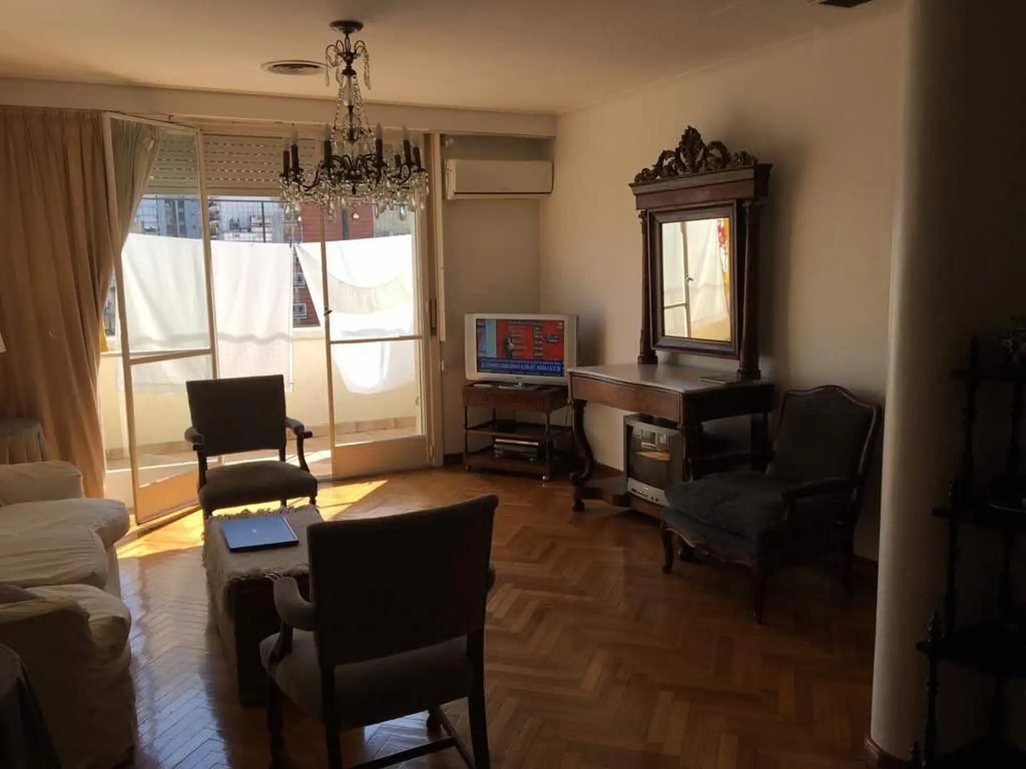 Armenia 2400, Piso 6