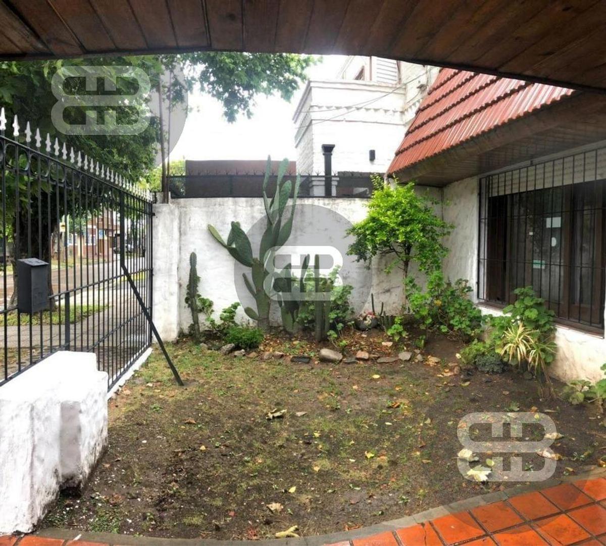 Aristóbulo Del Valle  6300