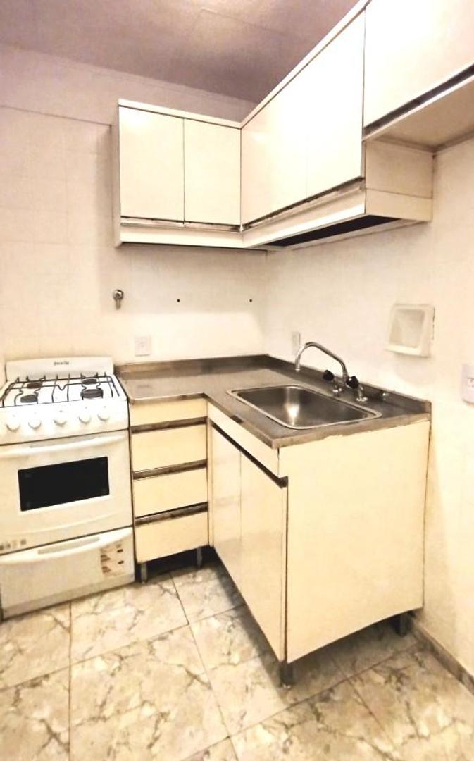 Castex-San Martìn de Tours: 2 ambientes luz y sol Apto Profesional