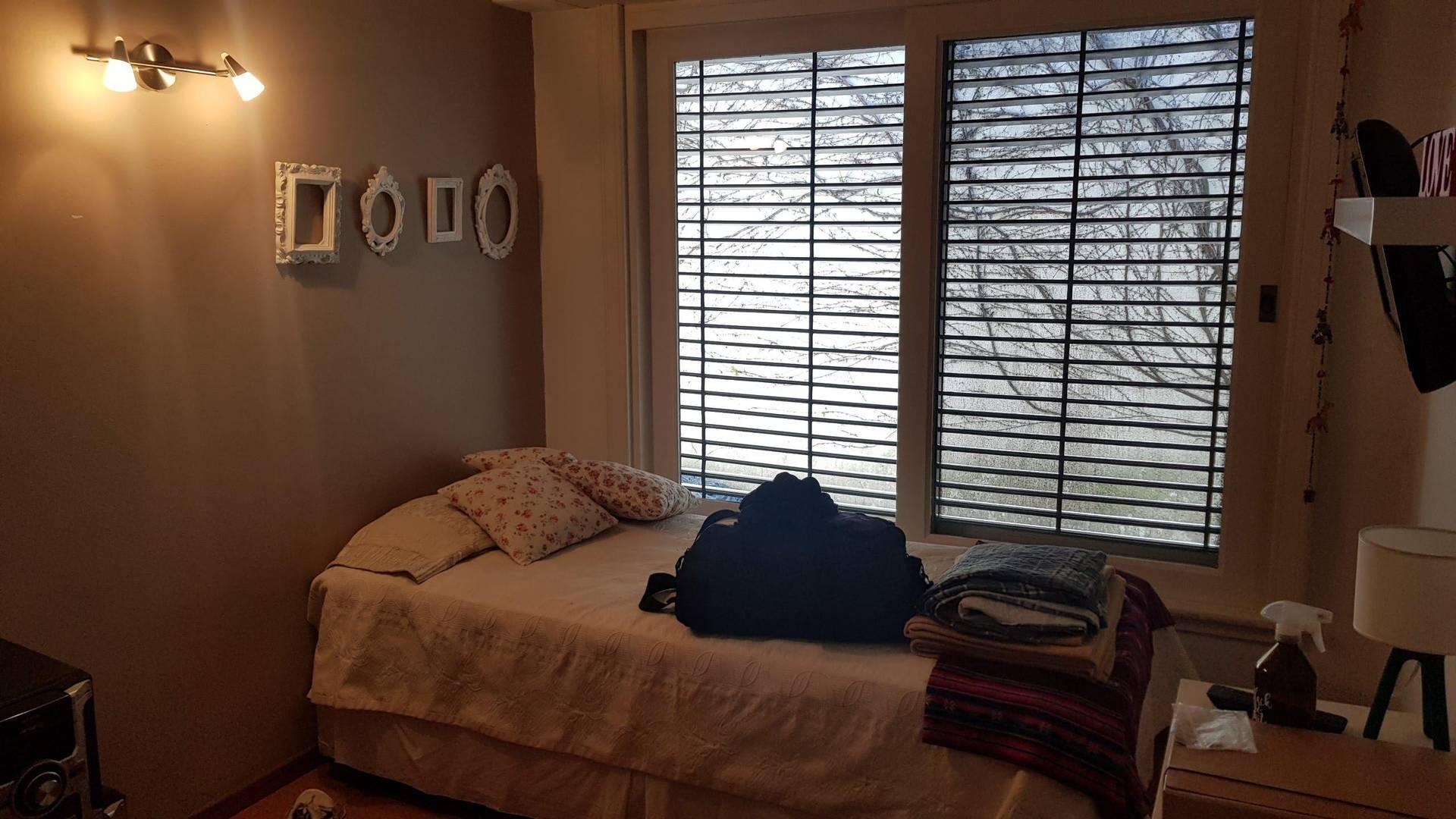 VENTA DE HERMOSA CASA, SOBRE AUTOPISTA 25 DE MAYO!