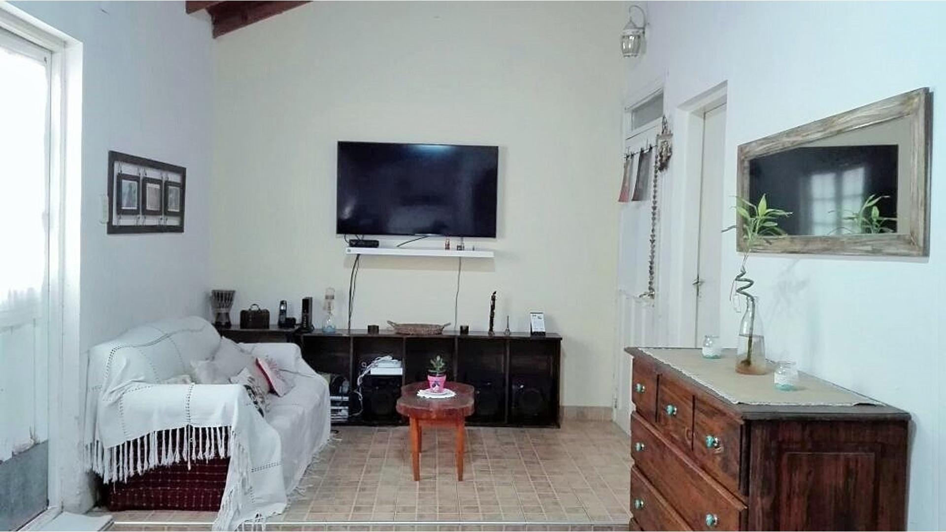 CASA DE 3 AMBIENTES CON QUINCHO Y TERRAZA EN 2 DO PISO