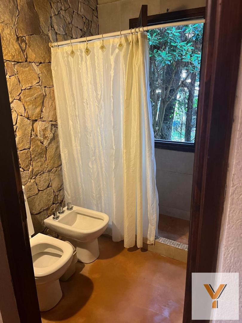 Casa en Alquiler Temporal con 1 cochera
