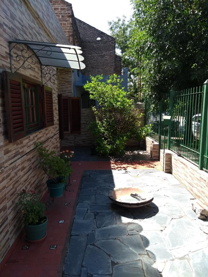 Casa en Venta con 3 cocheras