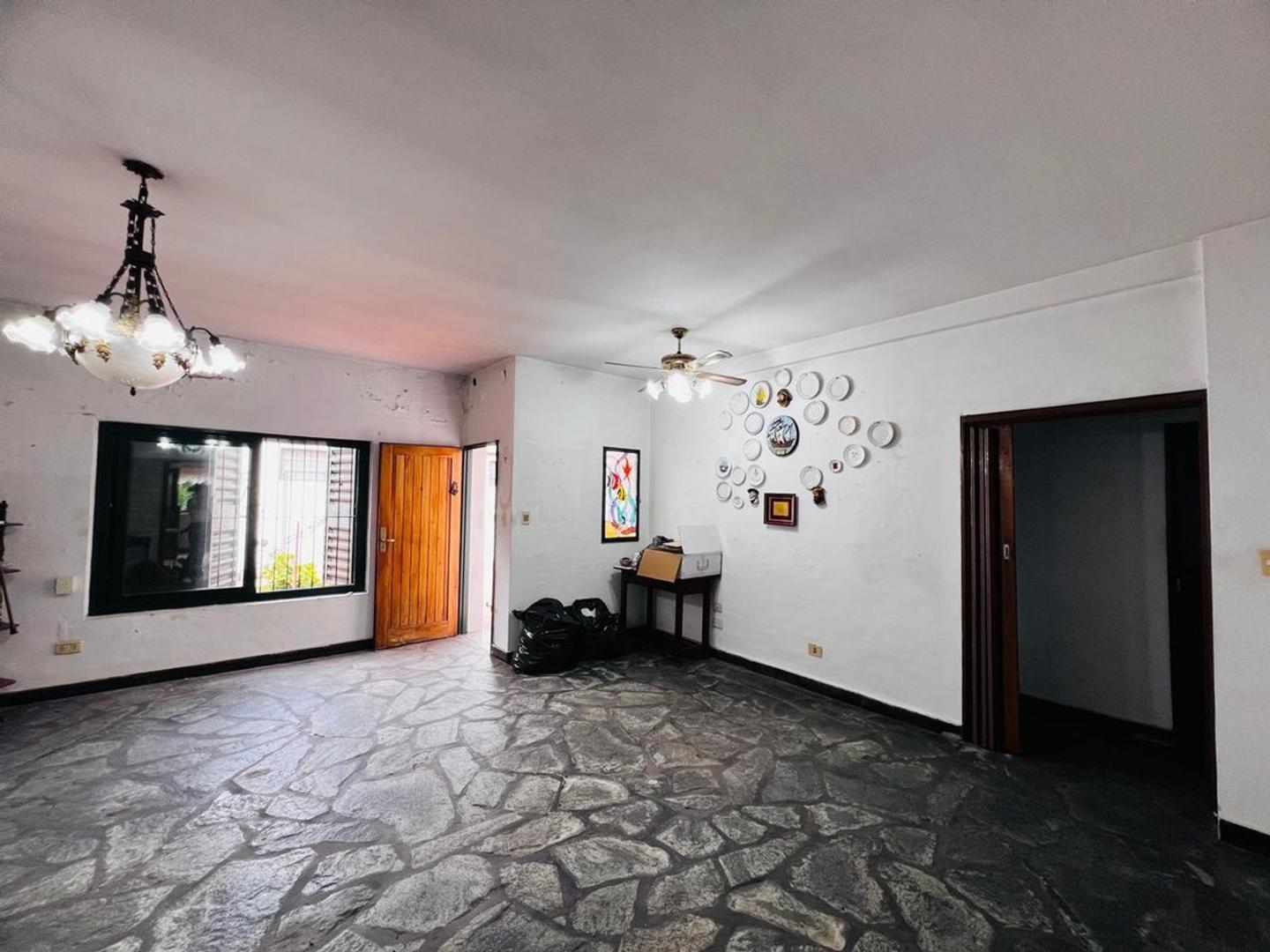 MARIANO ESCALADA 2400