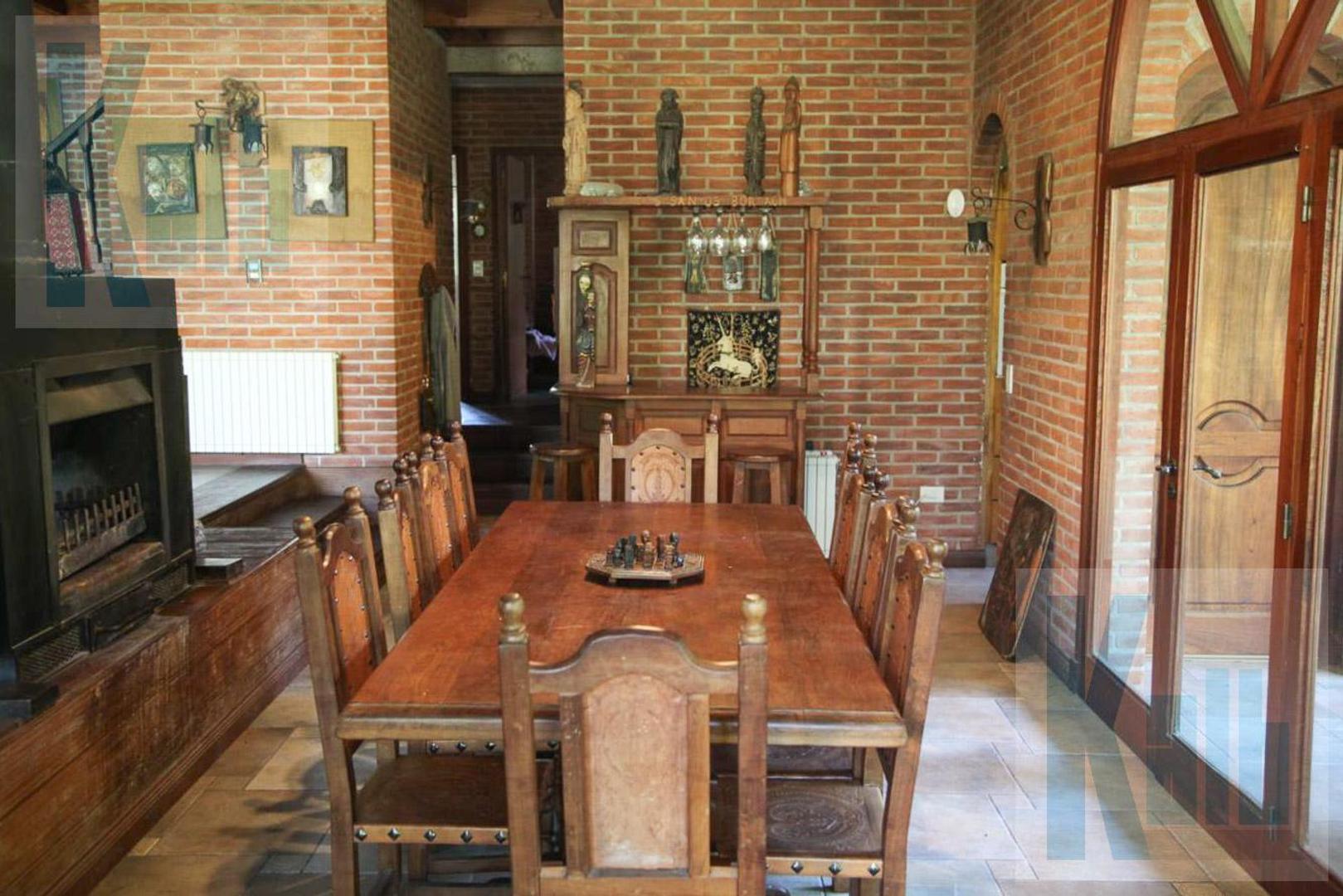 Casa en Alquiler Temporal con 2 cocheras