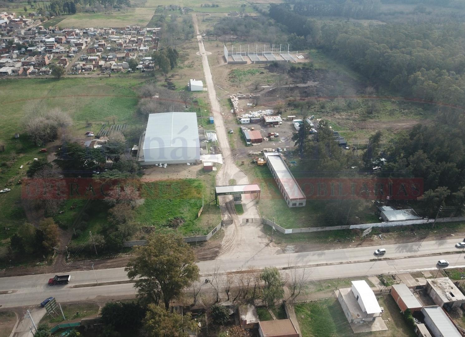 NAVE DE 1500 M² EN EL POLO INDUSTRIAL DE MERLO