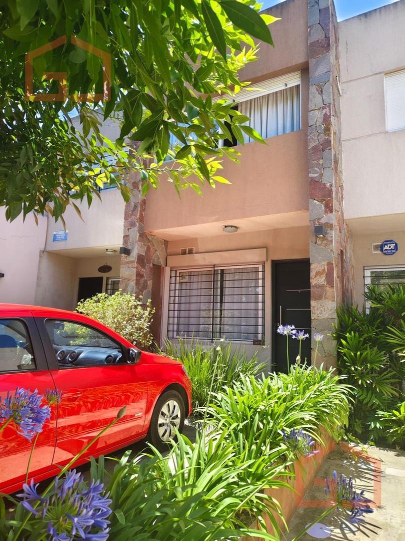 Depto Tipo Casa en Alquiler de 2 dormitorios