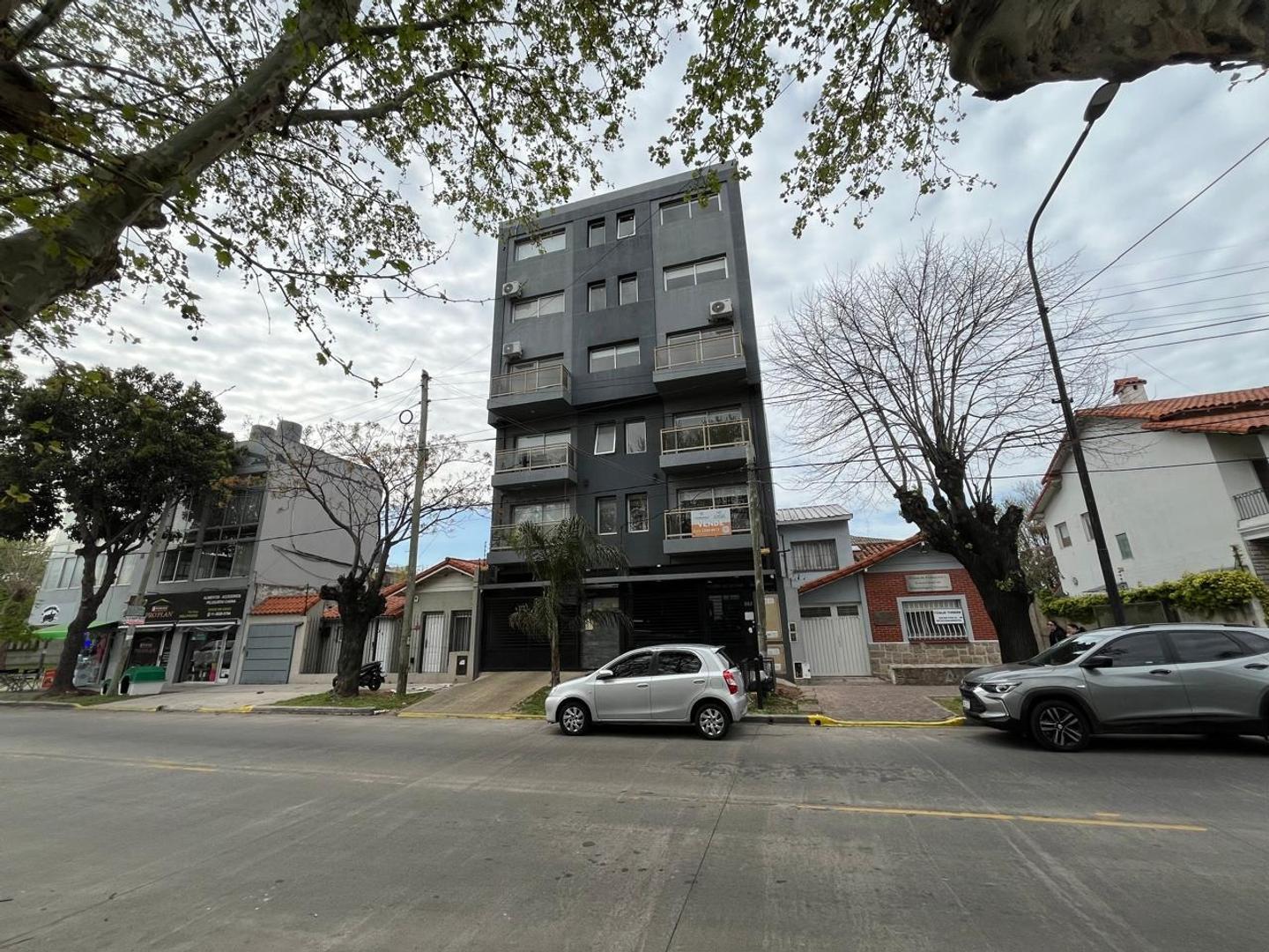 Zapiola 300, Piso 2°