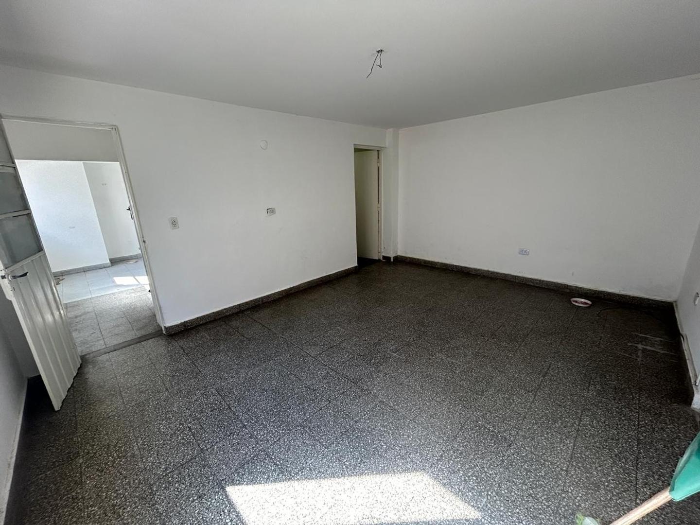 Depto Tipo Casa en Venta en Villa Adelina, USD 115.000