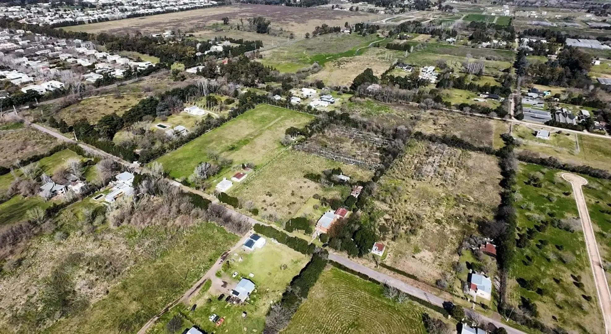 CAMPO EN VENTA EN CITY BELL - 2 HAS