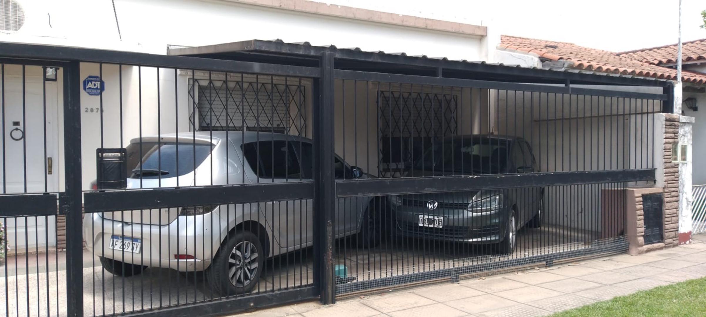 Casa 4 ambientes en Venta. Castelar. Cardoso 2800