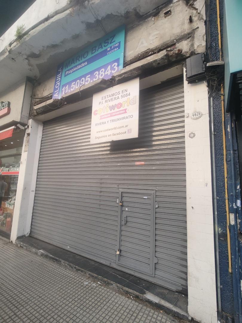Excelente Local en plena zona Comercial Villa Urquiza