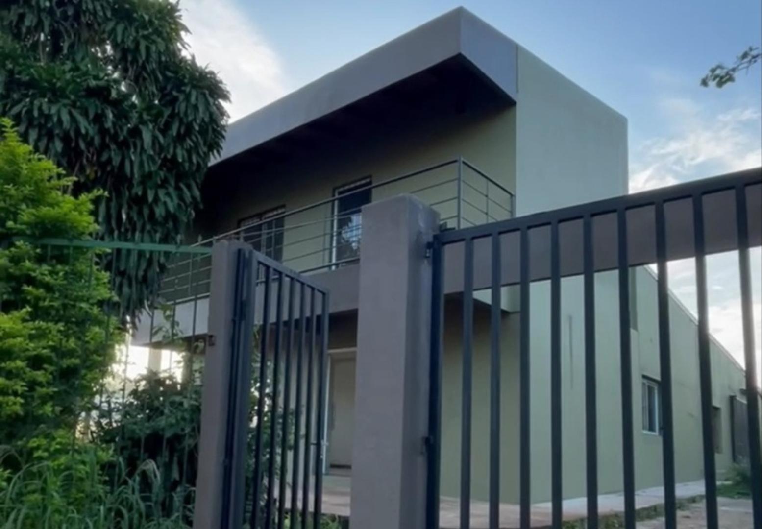 CASA EN BARRIO ITAEMBE MINI