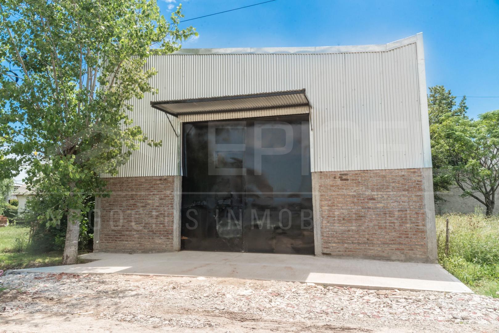 Excelente galpón en venta - Canning