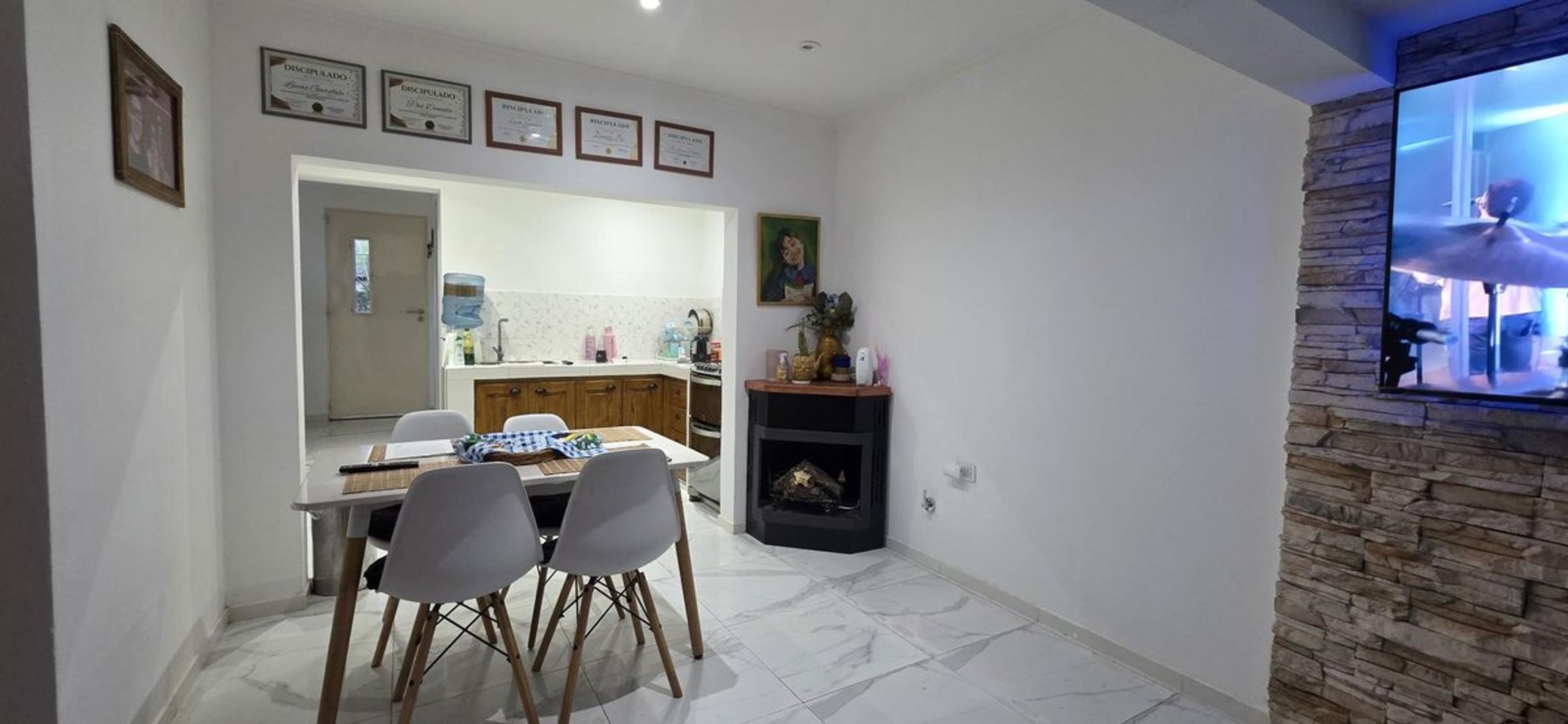 Casa en Venta con 1 cochera