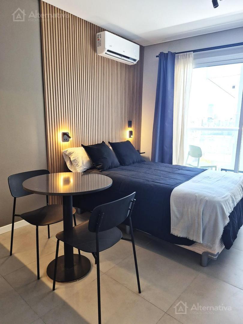 Angel Justiniano Carranza al 1200 entre Av. Córdoba y Castillo