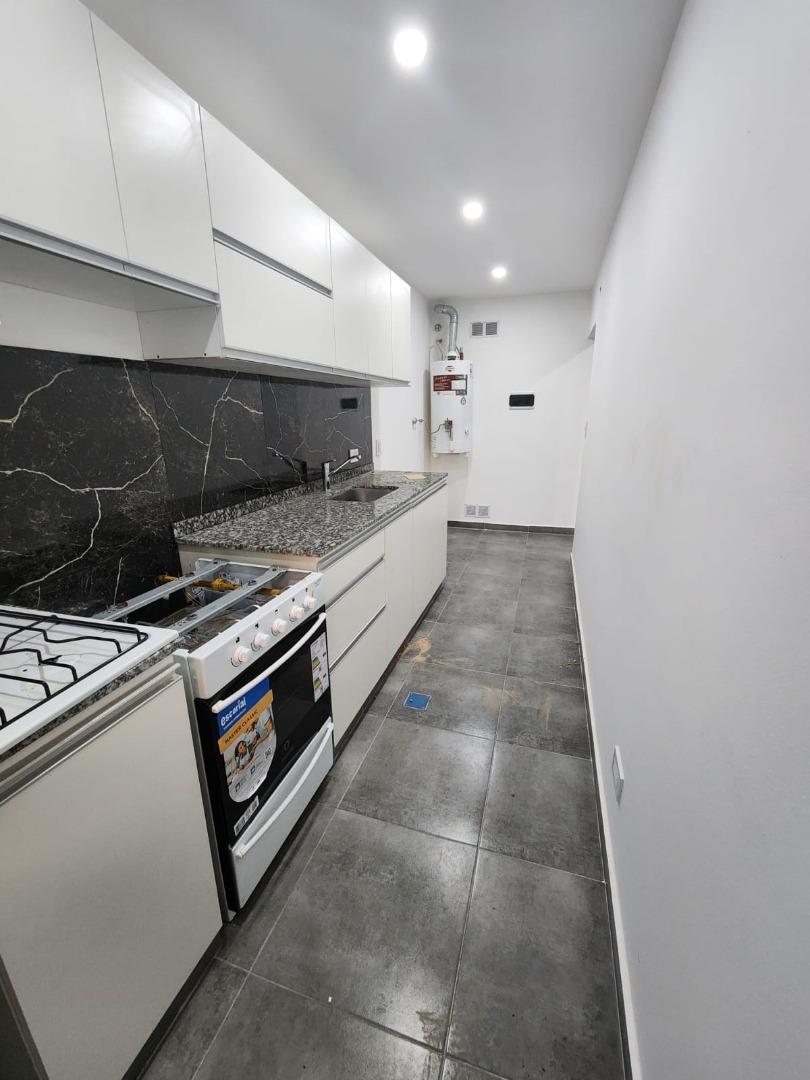 Sadi Carnot 200, Piso 1