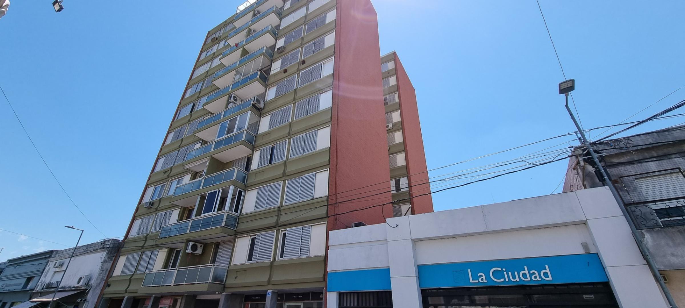 Pellegrini 325 , Piso 5