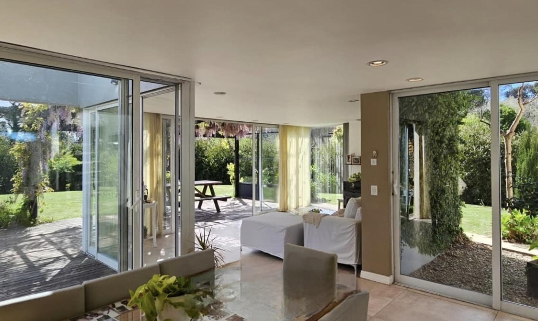 CASA 4 AMBIENTES. BARRIO PRIVADO