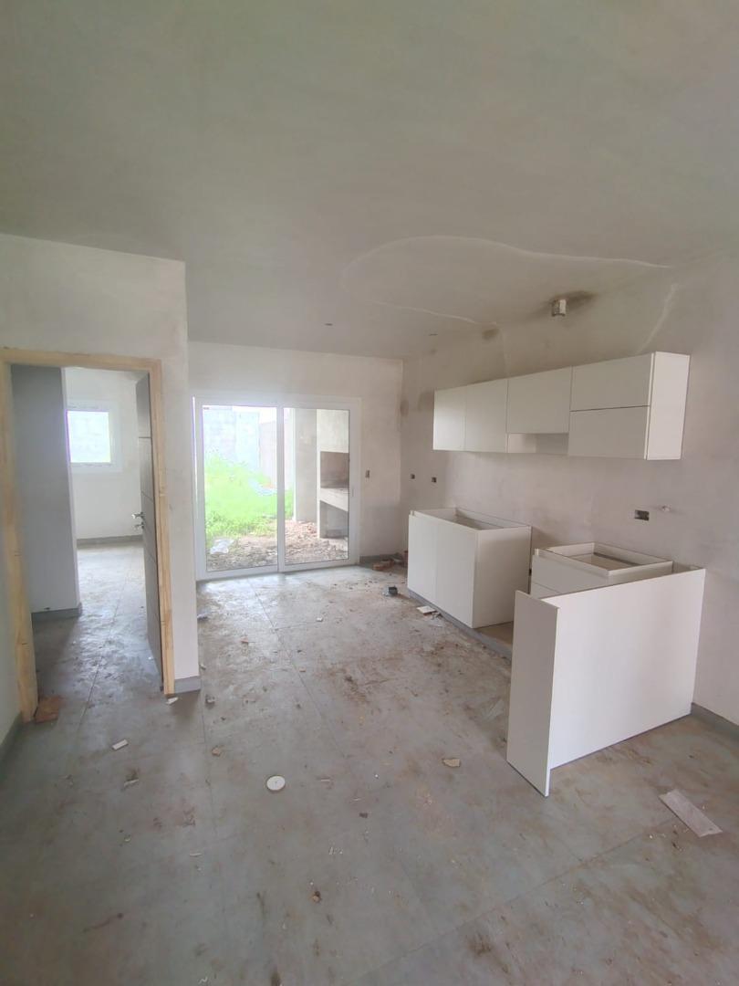 CASA EN VENTA DE DOS DORMITORIOS EN DOCTA  AVENIDA