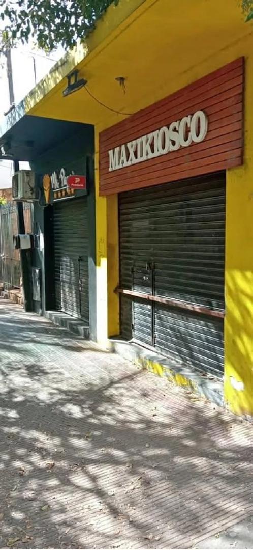 Casa en venta Los Hornos sobre Av. 60 2 locales Lote 10x50