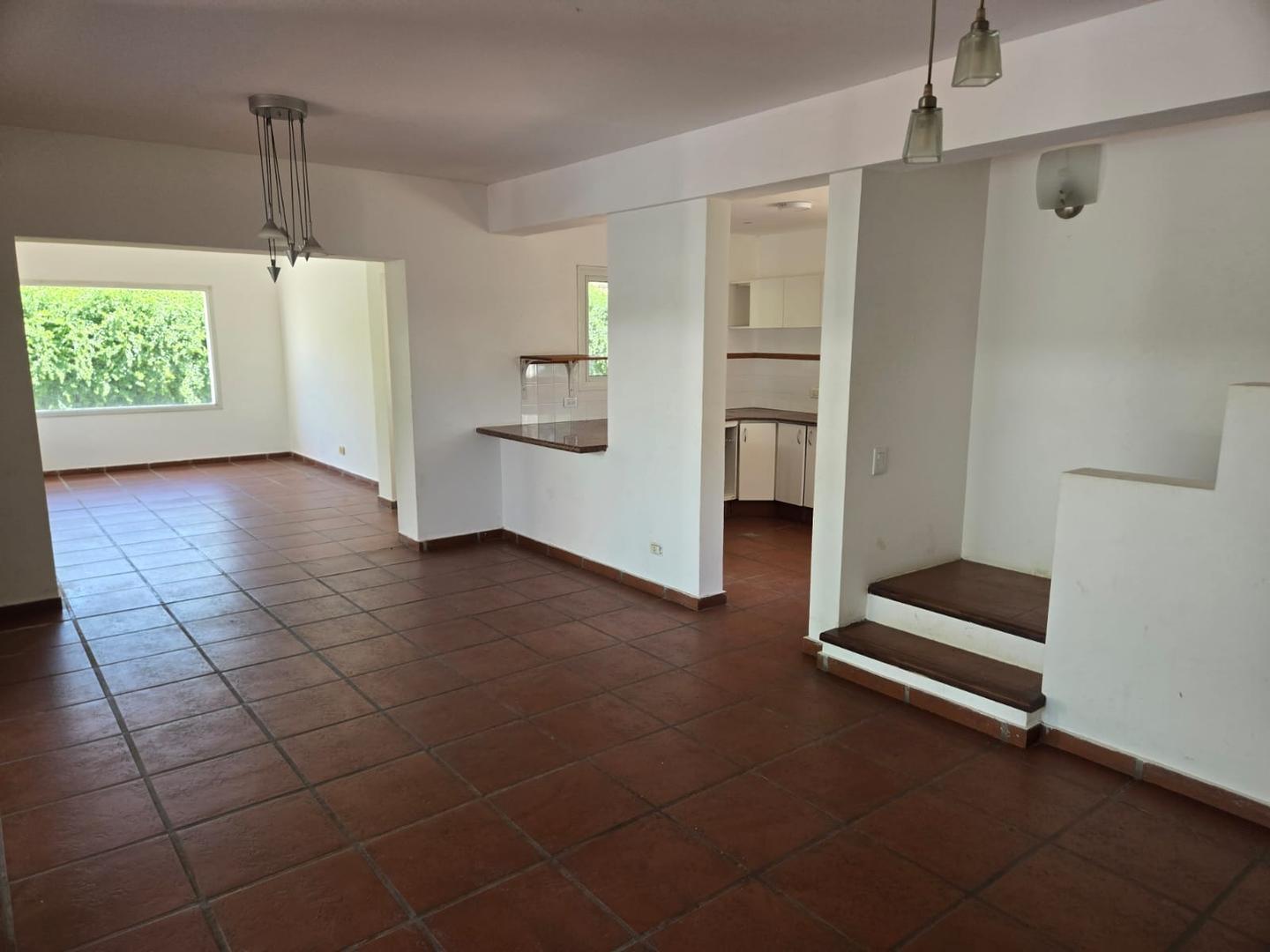 Casa en Alquiler de 3 dormitorios