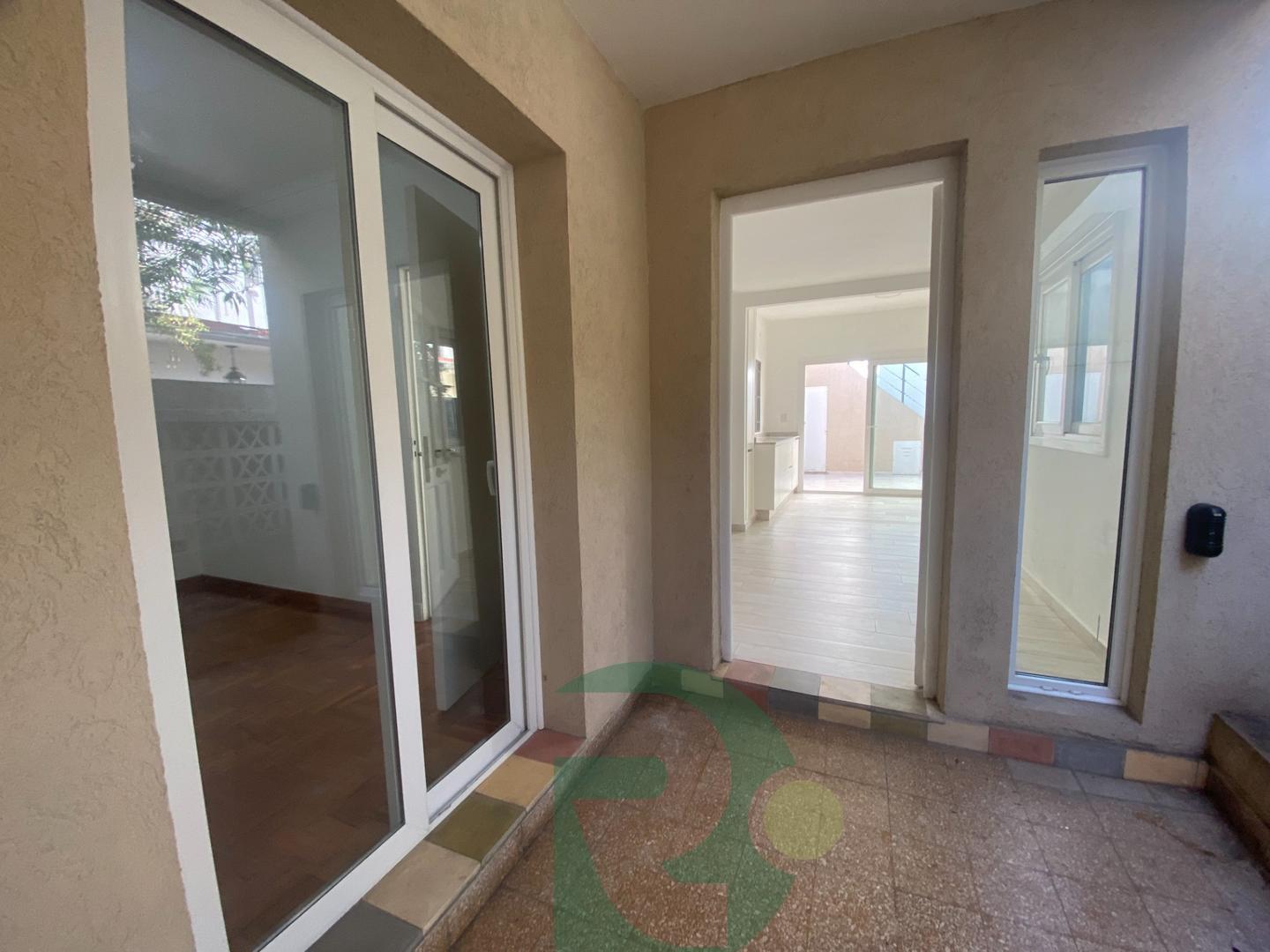 Depto Tipo Casa en Venta con 1 cocheras