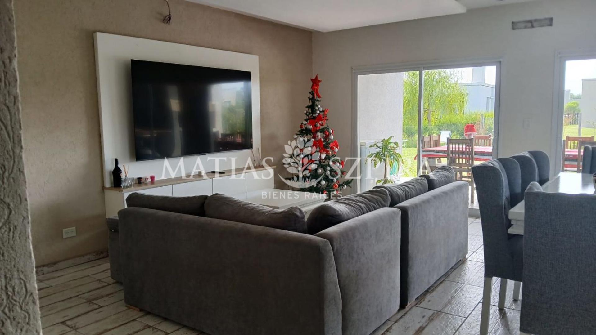 Casa 4 ambientes con 3 baños