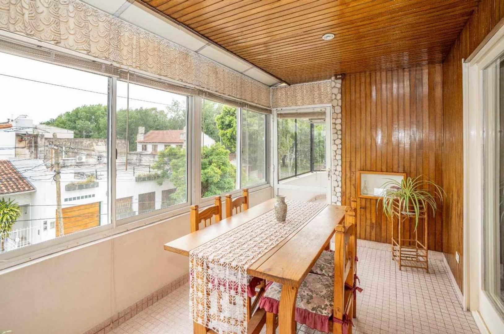 Casa 5 ambientes con 2 baños