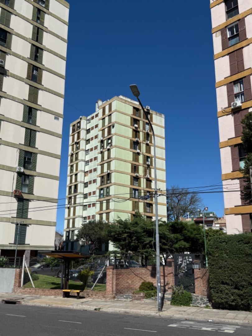 OPORTUNIDAD Departamento 3 Ambientes Amplios - Barrio Guemes
