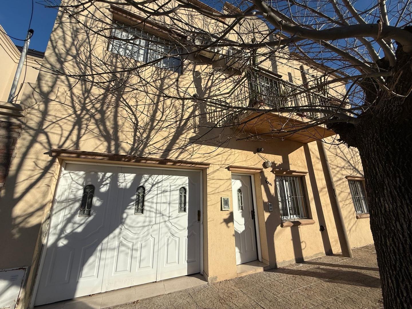 Duplex con 3 dormitorios y jardín