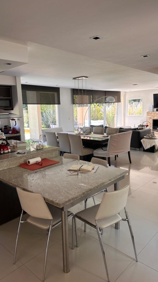 CASA 4 DORMS EN TERRAVISTA - LOTE CENTRAL C/MUCHA PRIVACIDAD