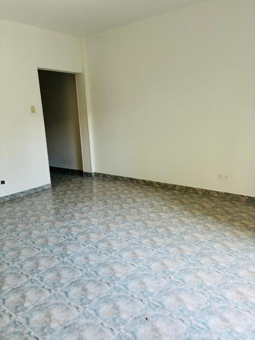 DEPTO. 3 AMBIENTES SUPER AMPLIO Y LUMINOSO EN ALQ. -FLORES-