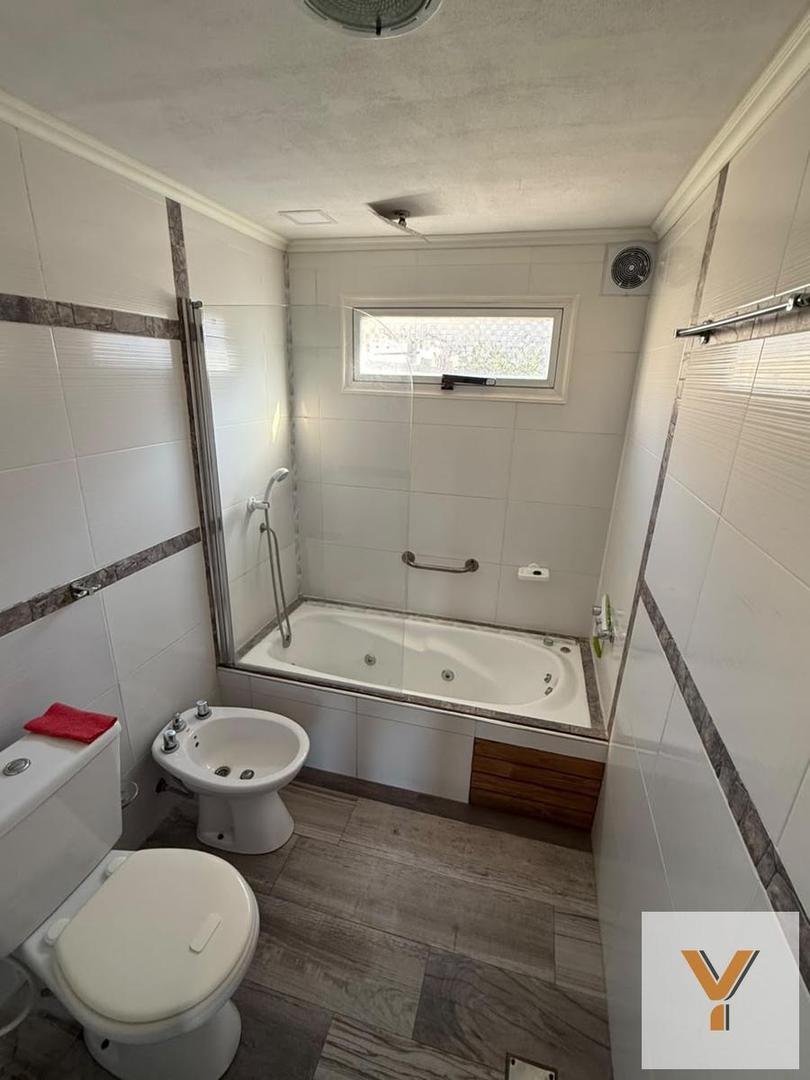 Casa en Alquiler - 4 Dormitorios 4 Baños - 300mts - Mar Del Plata